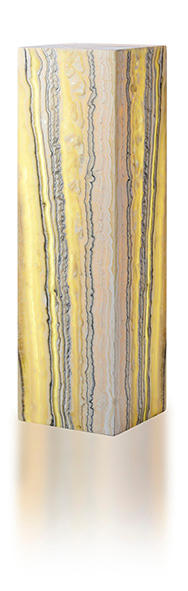 TIRA-Modelle zeichnen sich durch die Streifenoptik aus. Die Streifen ziehen sich von unten nach oben durch und ergeben ein stimmiges Gesamtbild. Die gelbe Farbe gibt dem Naturstein einen sehr hochwertigen Look und passt in jeden Raum.