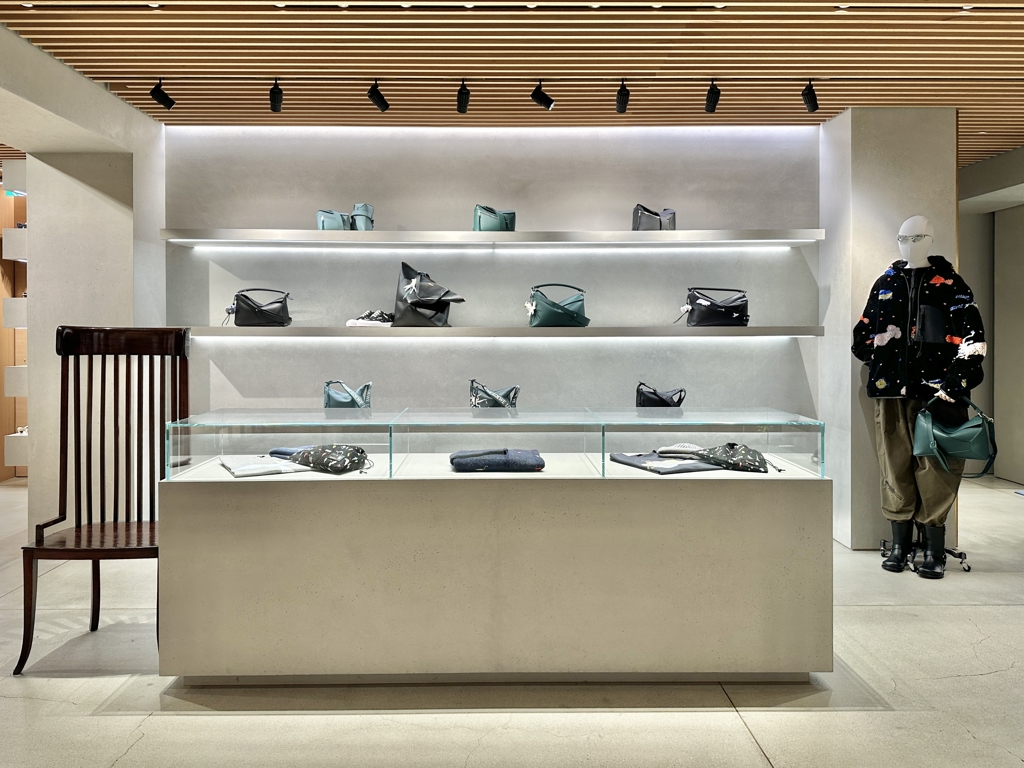 Images Casa LOEWE 東京