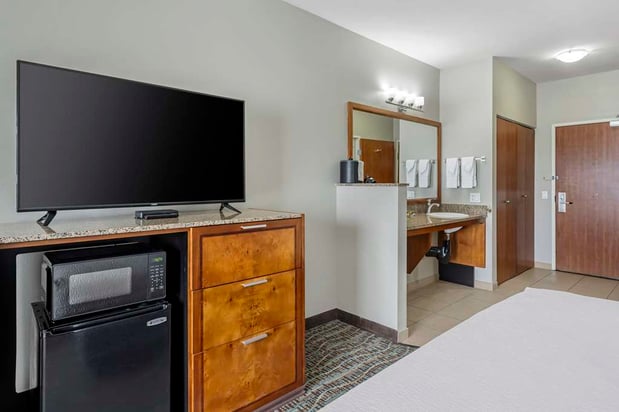 Images Best Western Plus Peppertree Inn at Omak