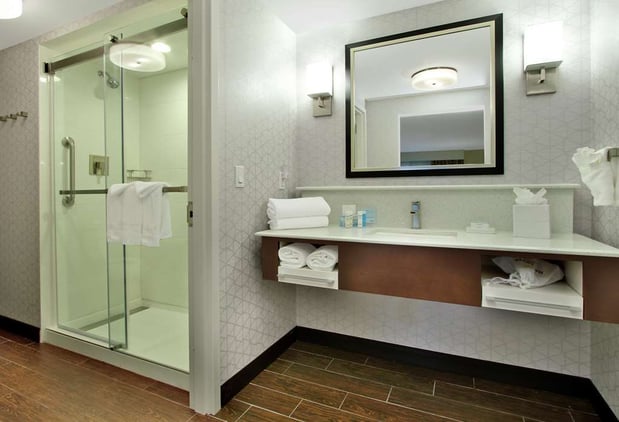 Images Hampton Inn & Suites Rockville Centre