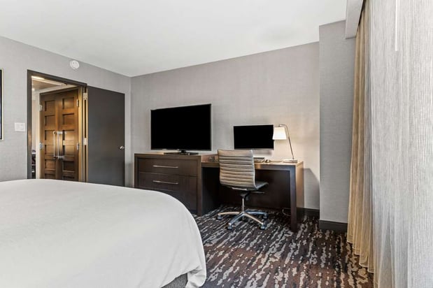 Images Embassy Suites by Hilton Crystal City National Airport