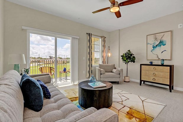 Images Legacy Pointe at UCF