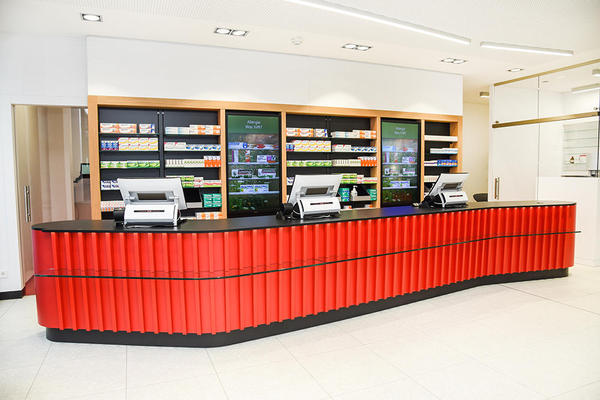 Aussenansicht der Aala Apotheke