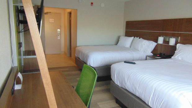 Images Holiday Inn Express & Suites Wapakoneta, an IHG Hotel