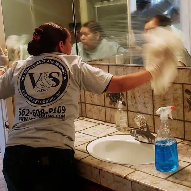 Images V & S Management Services Inc