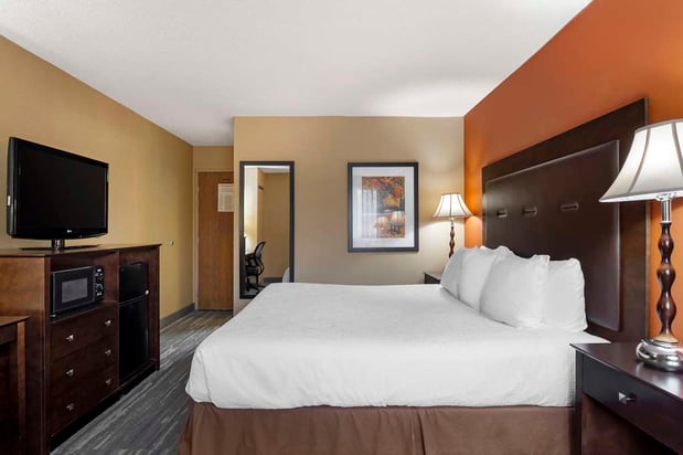 Images Best Western Plus The Inn at Sharon/Foxboro