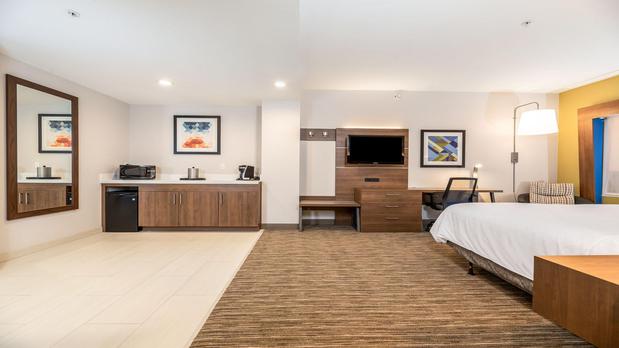 Images Holiday Inn Express & Suites Fremont - Milpitas Central by IHG