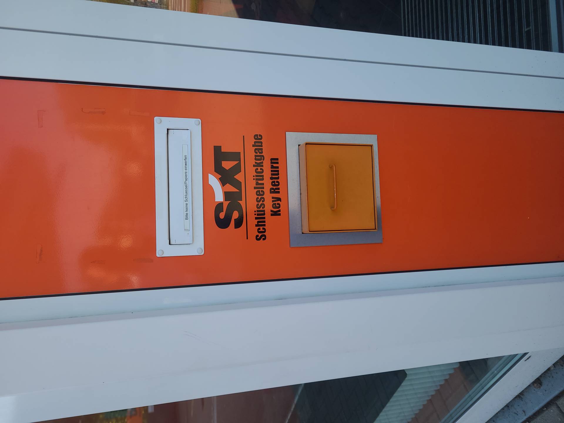 SIXT Autovermietung Karlsruhe Süd, Battstr. 2a in Karlsruhe