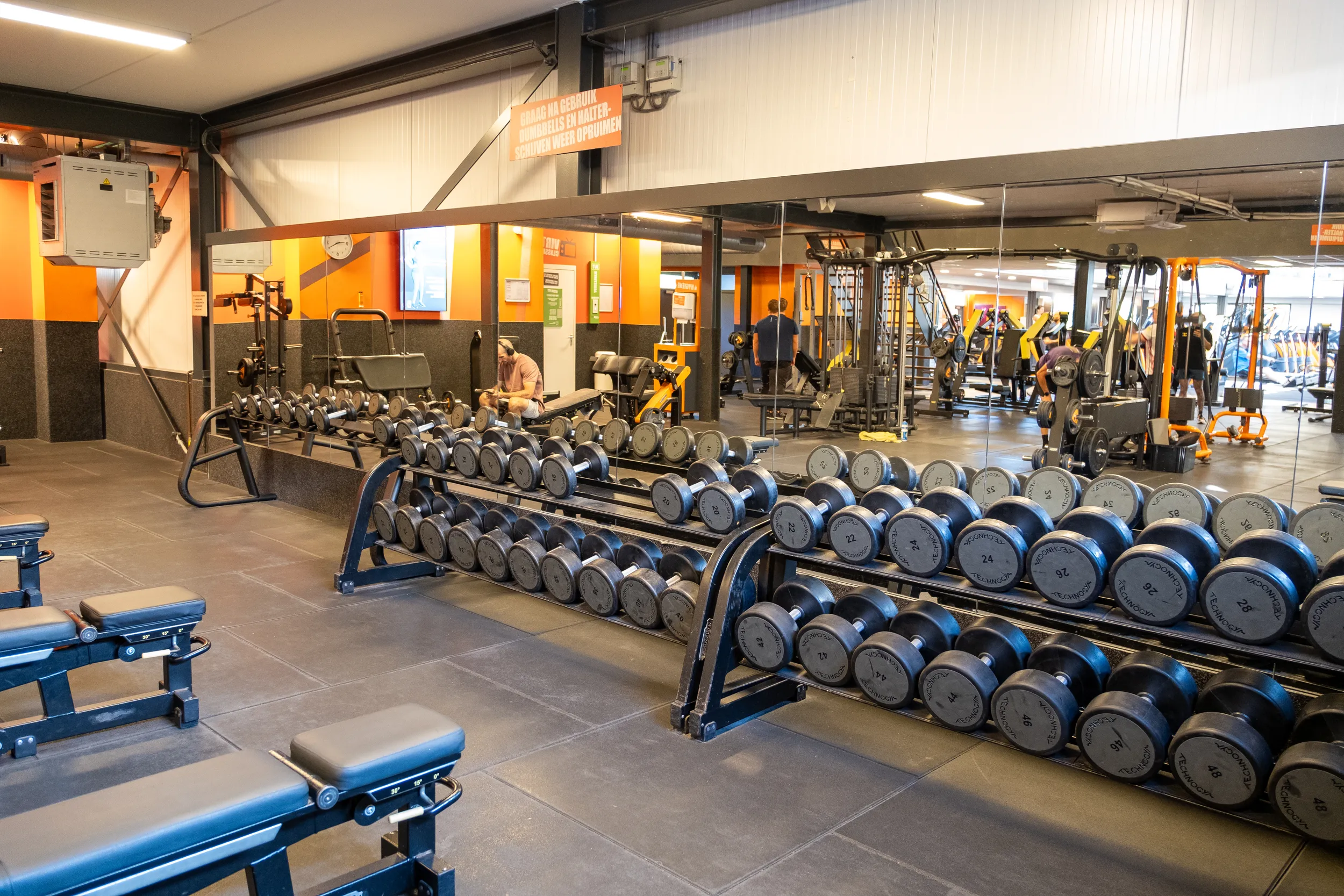 Foto's Basic-Fit 24/7