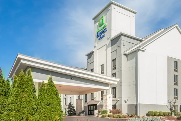 Images Holiday Inn Express & Suites Louisville East by IHG