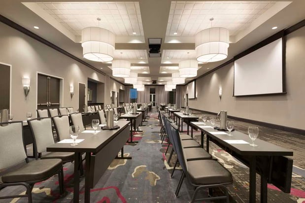 Images Embassy Suites by Hilton Greenville Downtown Riverplace