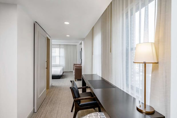 Images Hotel Fort Des Moines, Curio Collection by Hilton