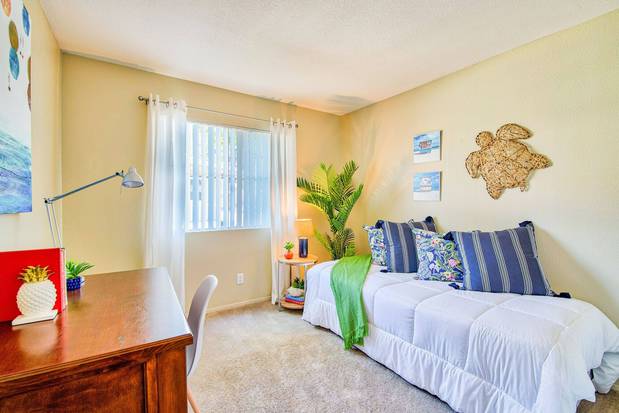 Images Tuscany Hills Apartments