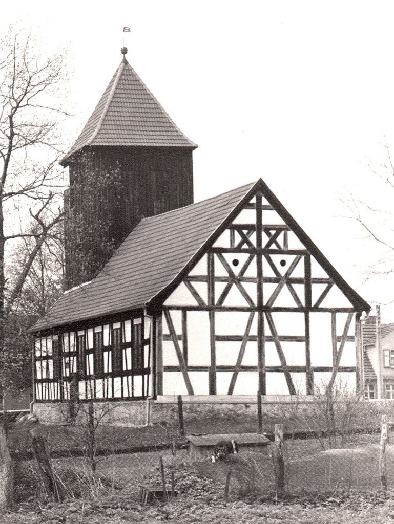 Kirche Bredereiche - Pfarrsprengel Bredereiche, Dorfstraße 32 S in Fürstenberg