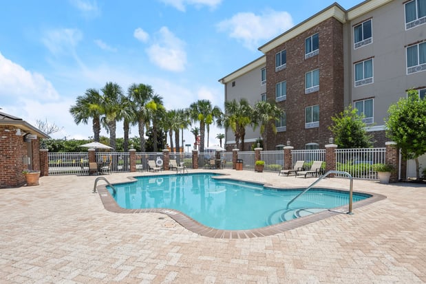 Images Holiday Inn Express & Suites Gonzales by IHG