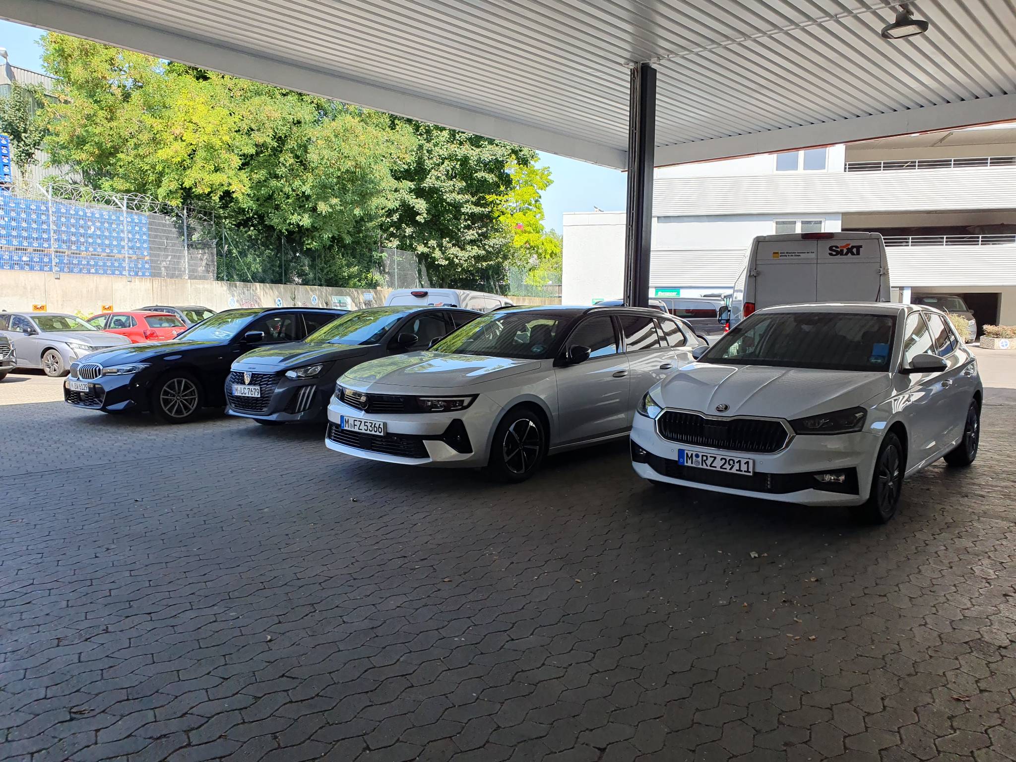 SIXT Autovermietung Braunschweig Süd, Berliner Platz 1B in Braunschweig