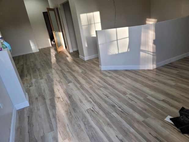 Images Grizzly's Discount Flooring