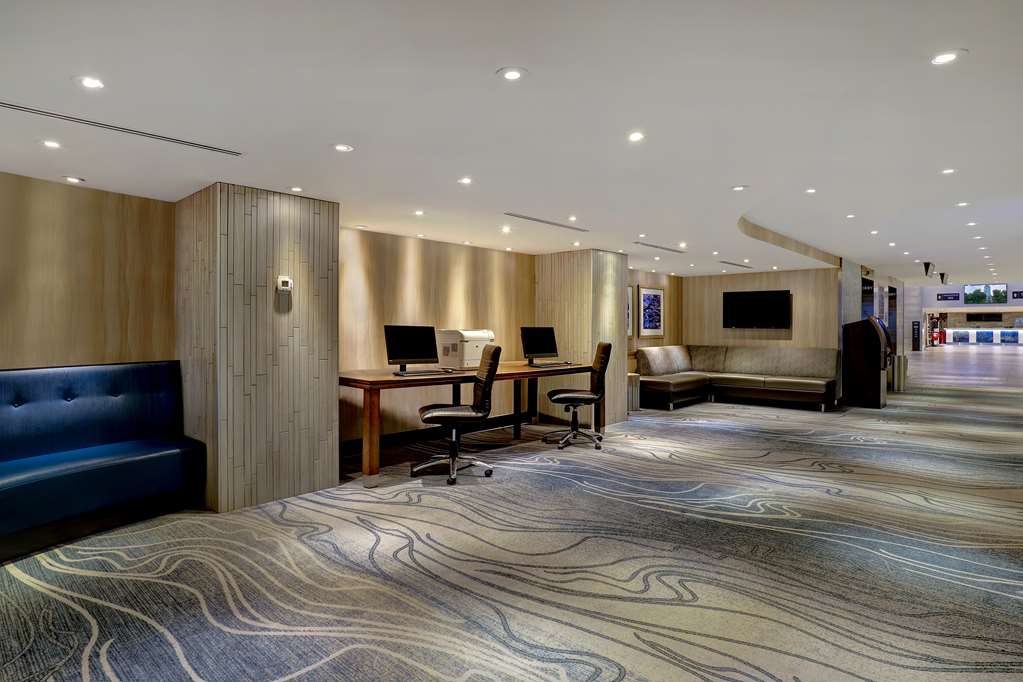 Embassy Suites by Hilton Niagara Falls Fallsview in Niagara Falls: Lobby