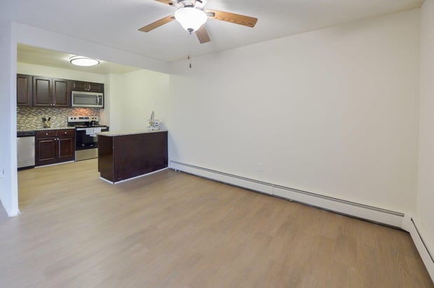 Images The Colonials Apartment Homes