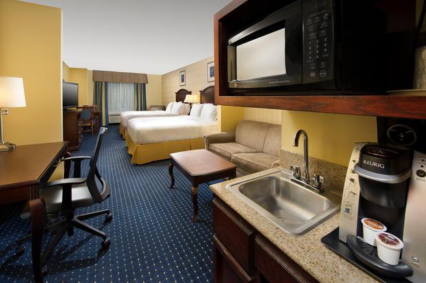 Images Holiday Inn Express & Suites San Antonio West-Seaworld Area by IHG