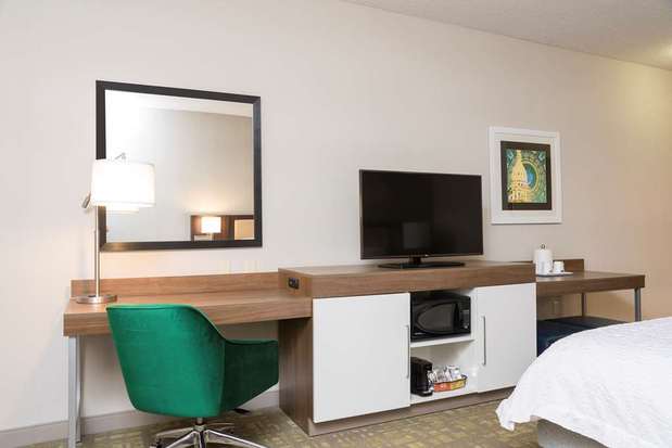Images Hampton Inn & Suites East Lansing/Okemos