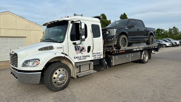 Images Eagle Towing & Recovery