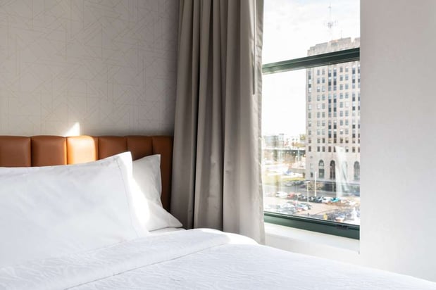 Images Hilton Garden Inn Flint Downtown