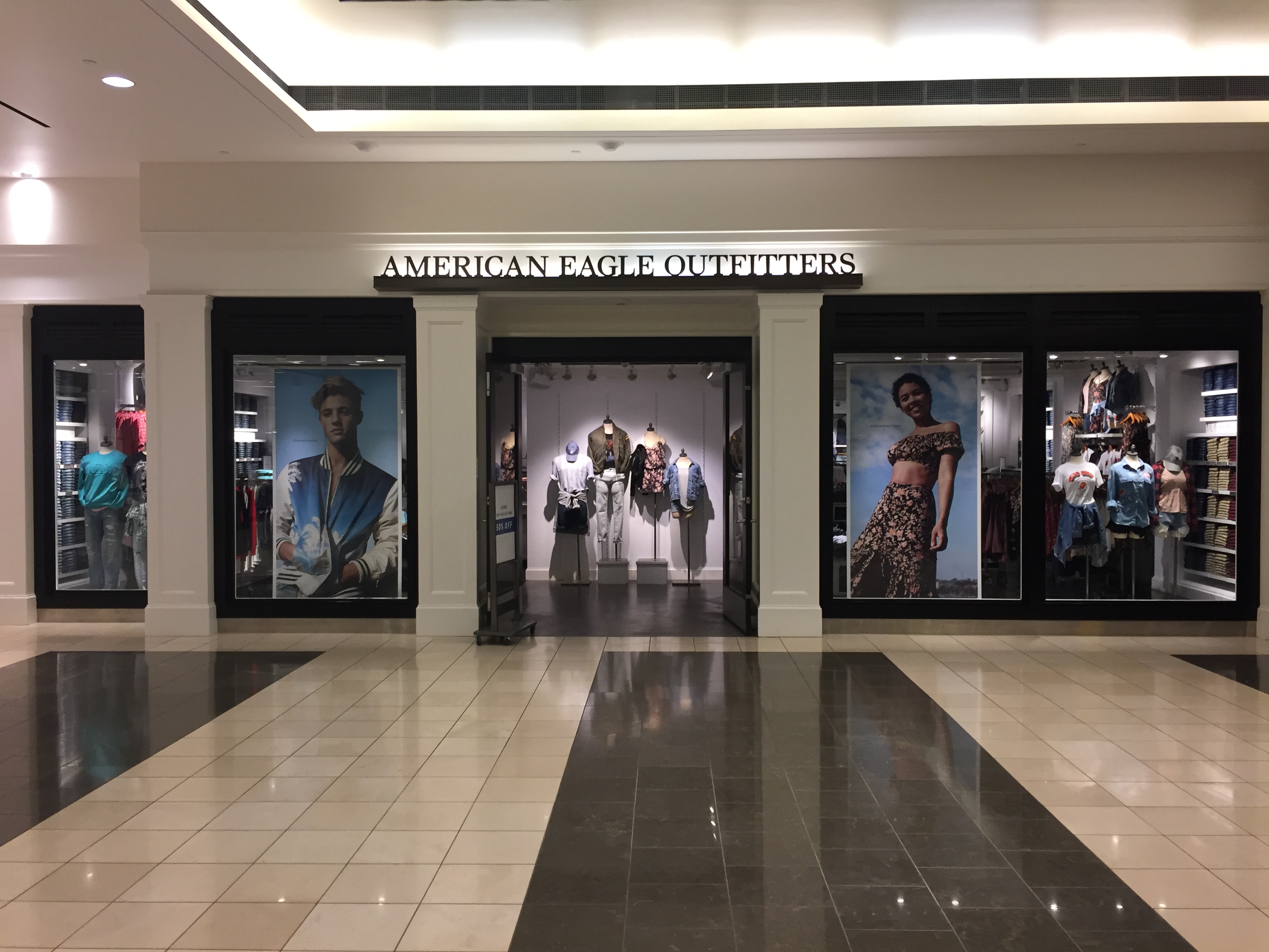 Aerie - Check out our new spot inside the Easton Mall American