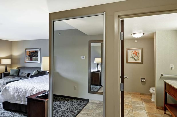 Images Hampton Inn & Suites New Hartford