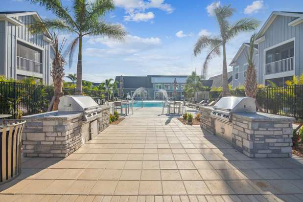 Images Palm Grove Luxury Apartments