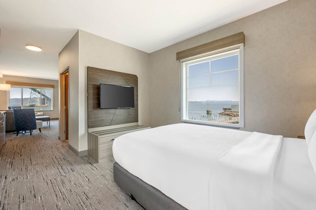 Images Holiday Inn Express & Suites Astoria by IHG