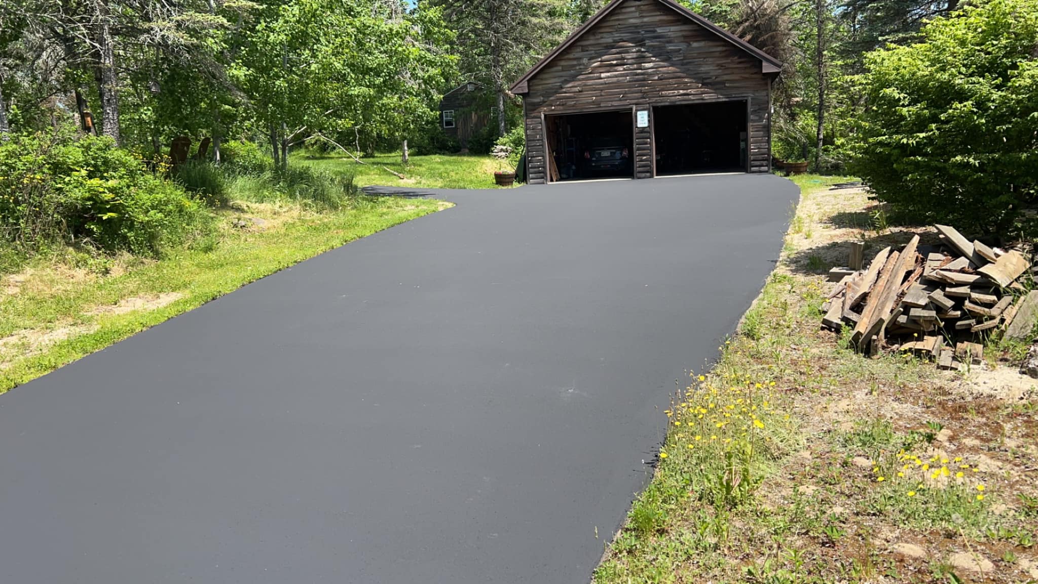 Select Sealcoating & Paving Image