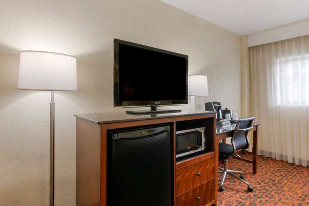 Images Best Western Plus North Miami/Bal Harbour