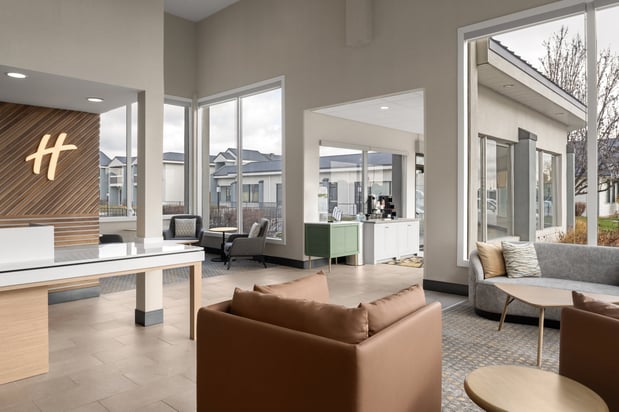 Images Holiday Inn Ontario by IHG