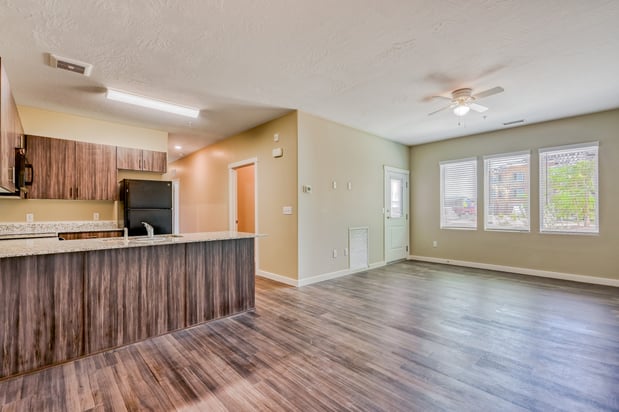 Images Brookfield Apartments
