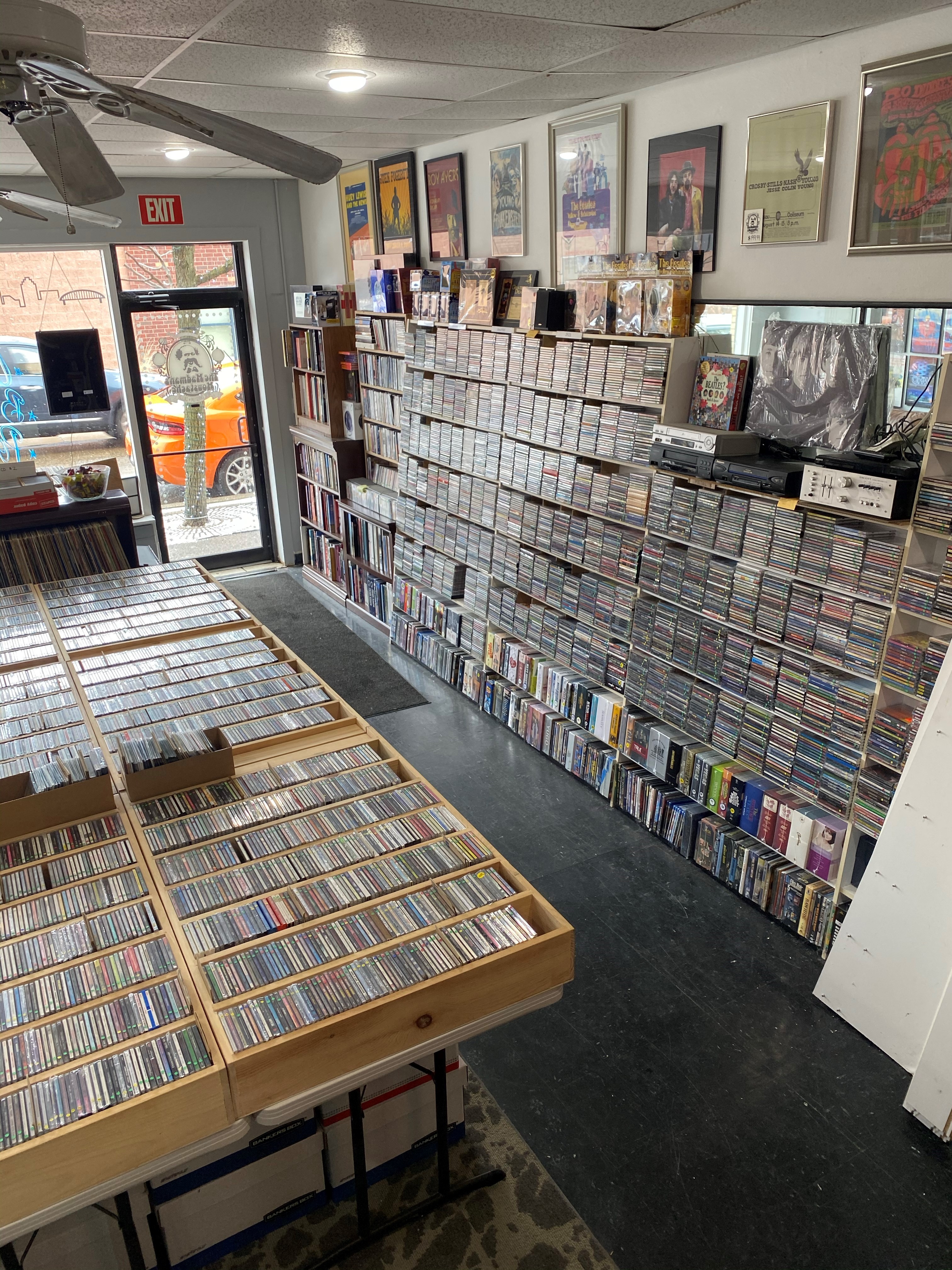 Madman's Music Emporium & Gallery Photo