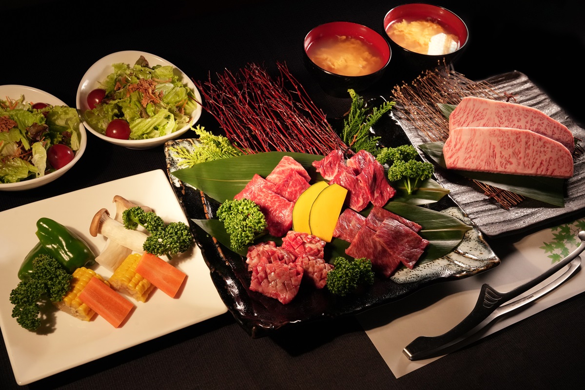 Images 炭火焼肉　月和
