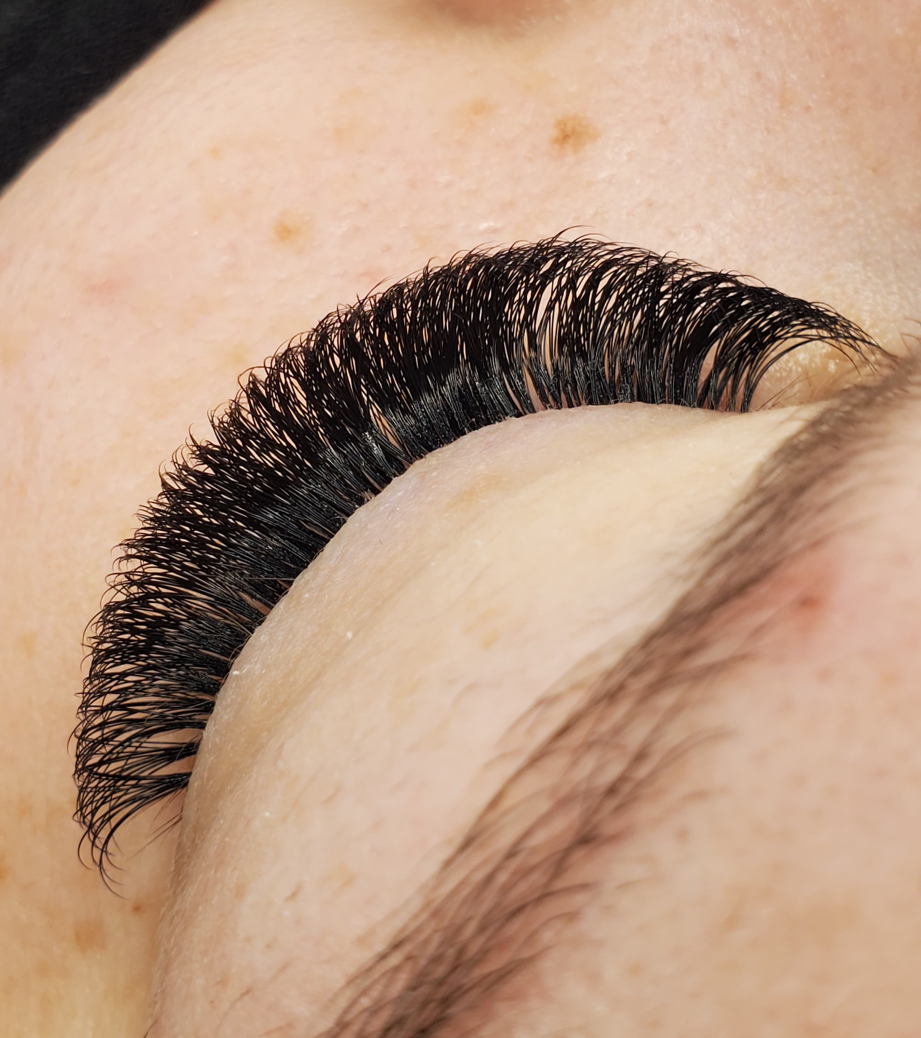 Images Lashista - Formation cils - Pose de cils - Produits de cils Longueuil