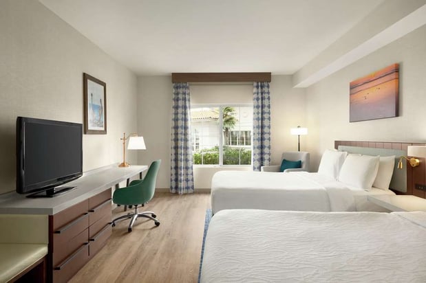 Images Hilton Garden Inn Carlsbad Beach