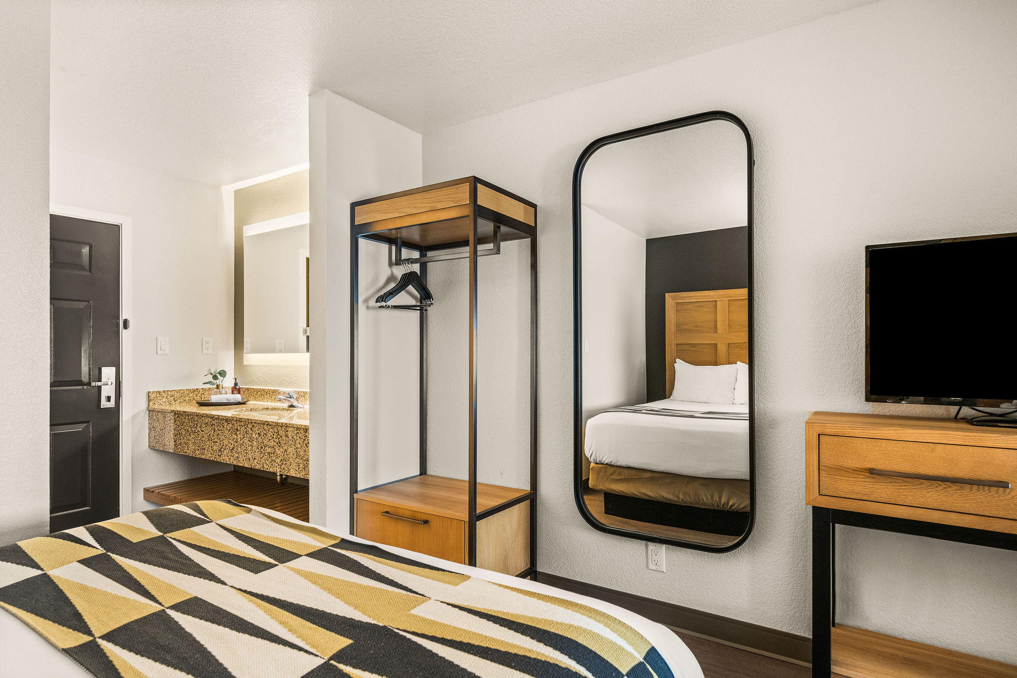 Oxford Suites Redding Guestrooms