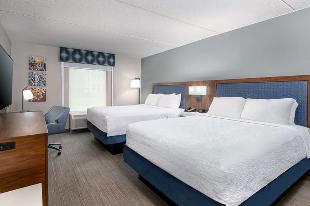 Images Hampton Inn & Suites Charlottesville-At The University