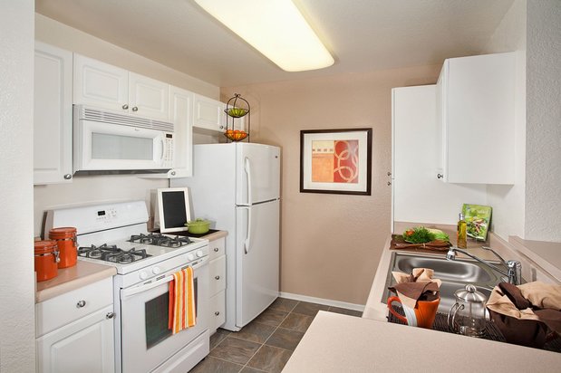 Images Evergreen Apartments