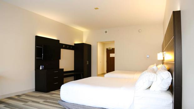 Images Holiday Inn Express & Suites Kingston-Ulster, an IHG Hotel