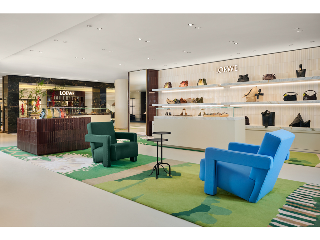 Images LOEWE La Rinascente Milan - Accessories
