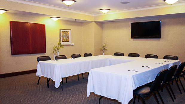 Images Staybridge Suites Wichita by IHG
