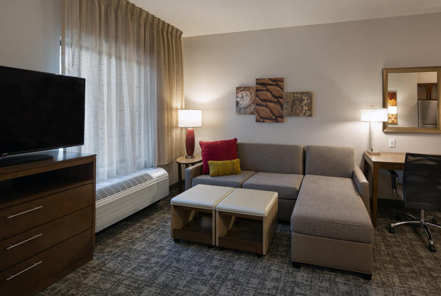 Images Staybridge Suites Phoenix – Biltmore Area by IHG