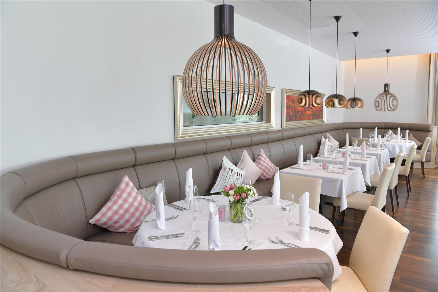 Best Western Queens Hotel Pforzheim-Niefern, Pforzheimer Strasse 52 in Niefern