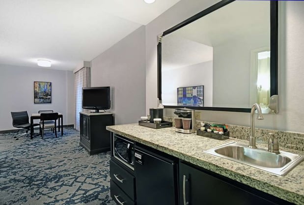 Images Embassy Suites by Hilton Charleston