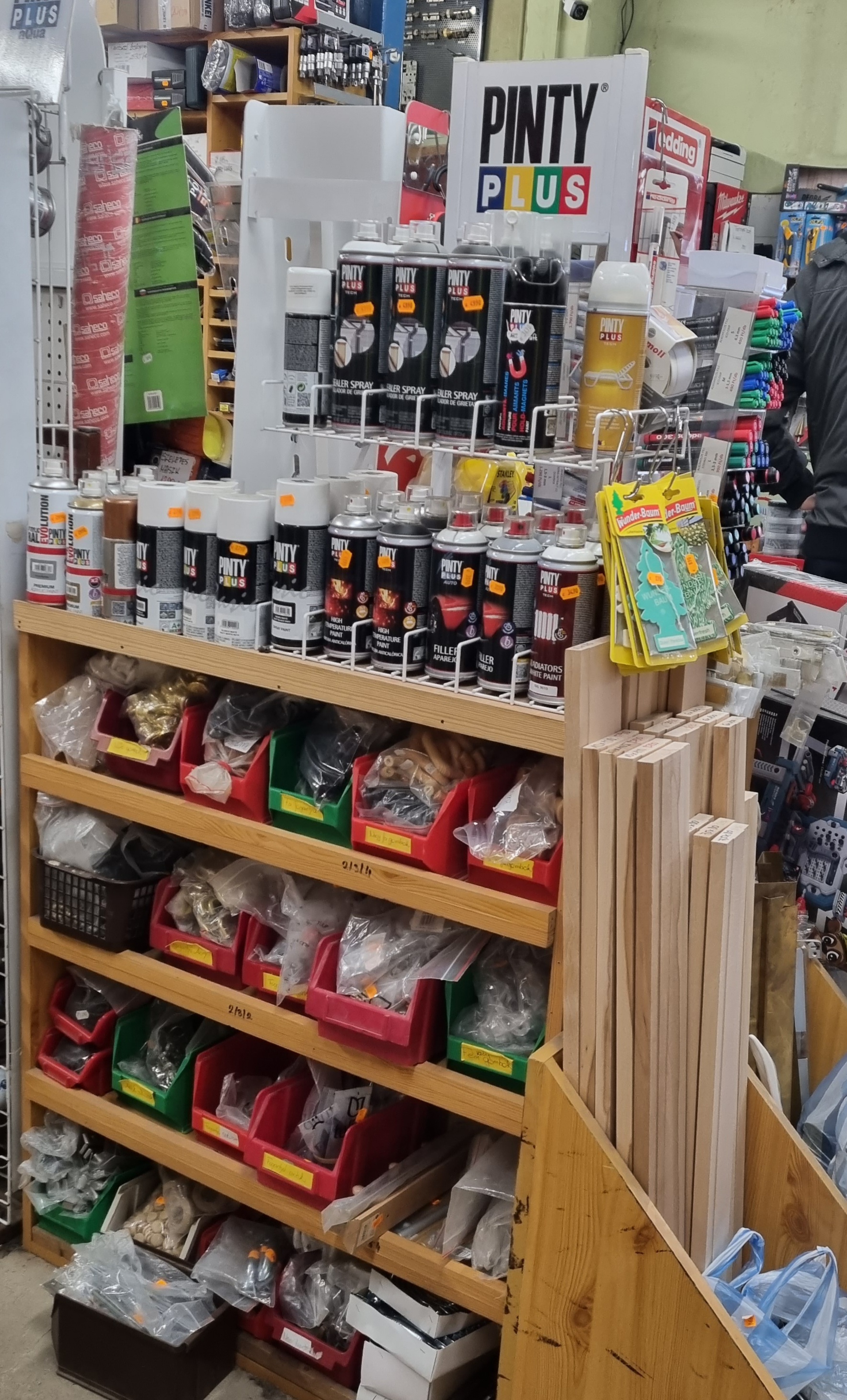 Images 100 Mester Barkácsbolt