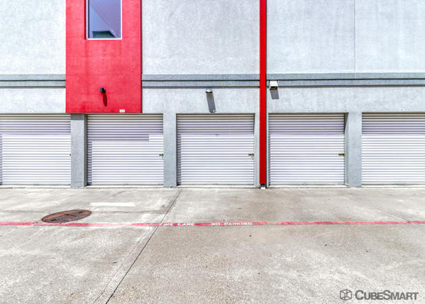 Images CubeSmart Self Storage